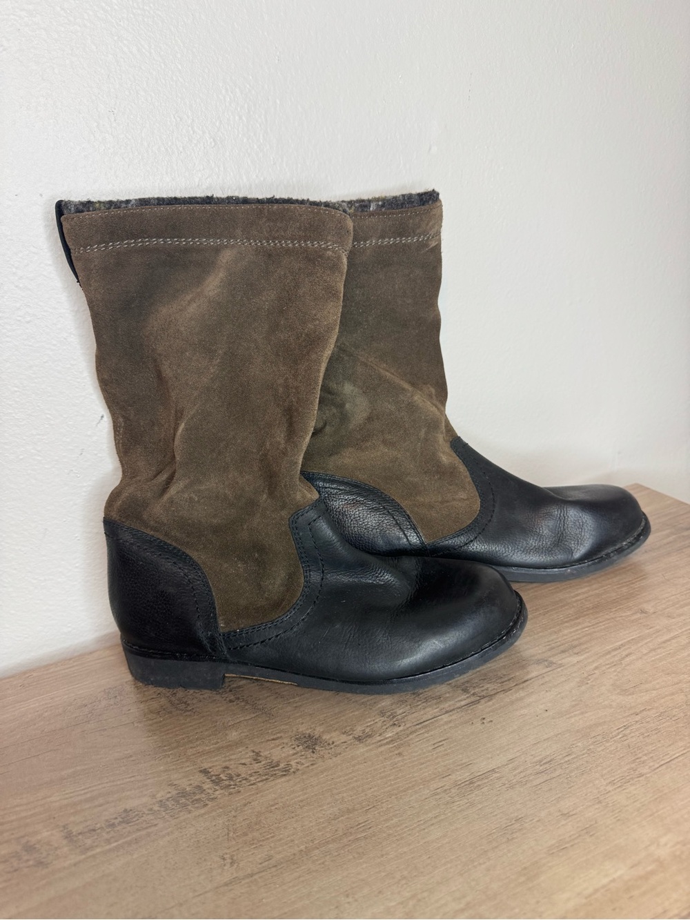OluKai Haleakala Suede & Leather Mid-Calf Winter Boots Brown Black
